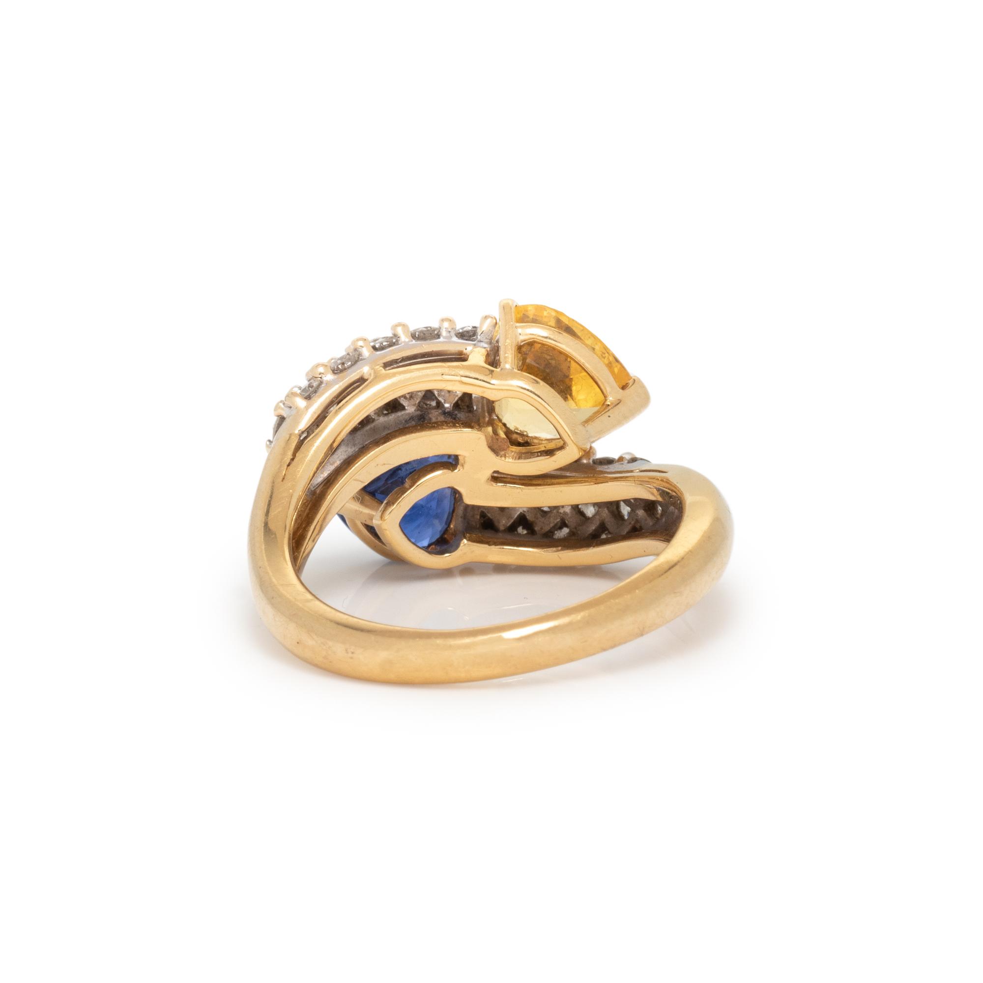 YELLOW SAPPHIRE, SAPPHIRE AND DIAMOND RING