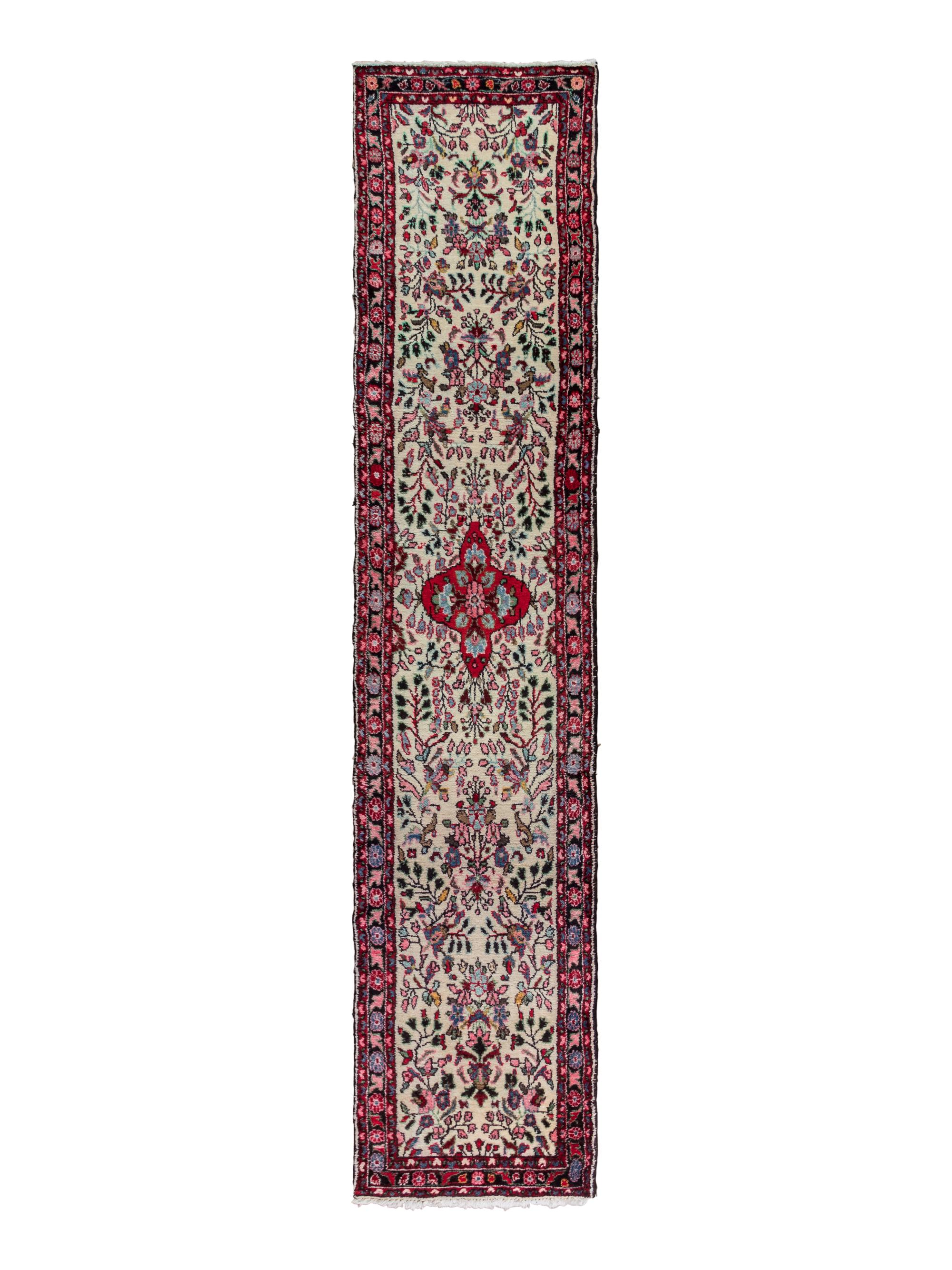 A Dergazine Wool Runner