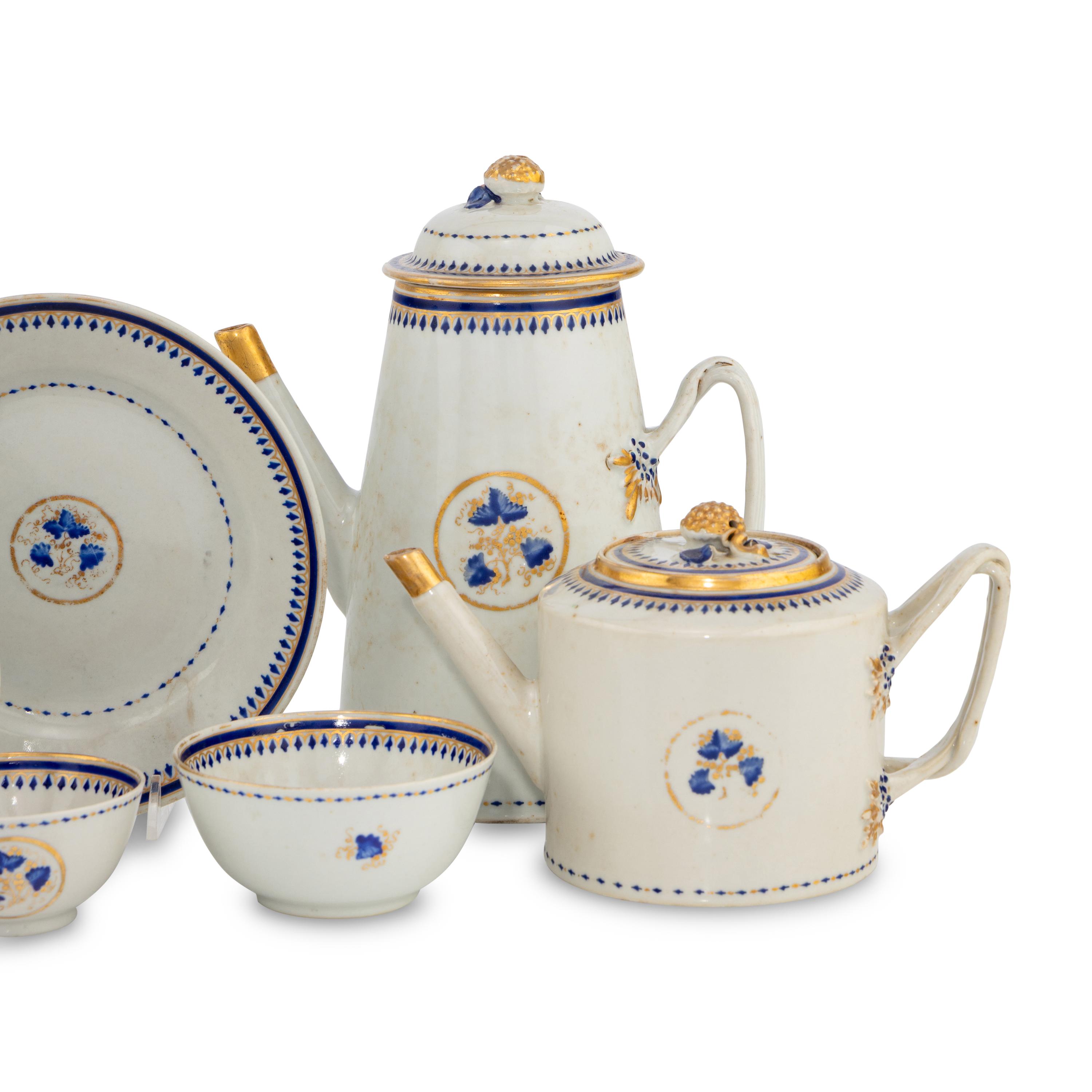 A Chinese Export Porcelain Tea Service