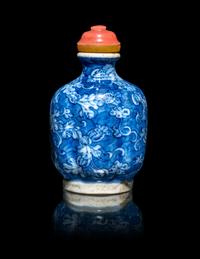 A Chinese Blue and White Porcelain Lobed 'Melon' Snuff Bottle