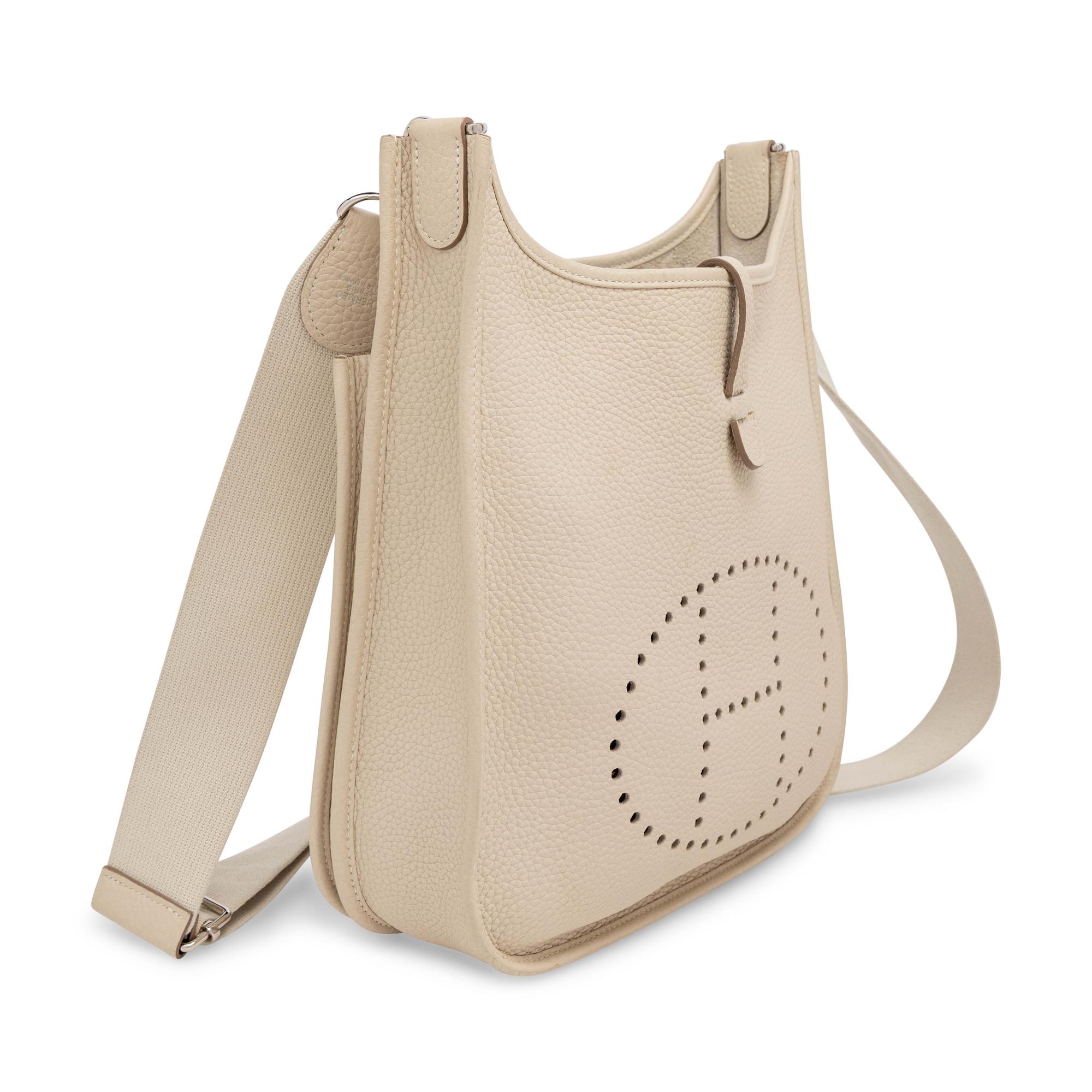 Hermès, Evelyne III 29 in Gris Pale Clemence