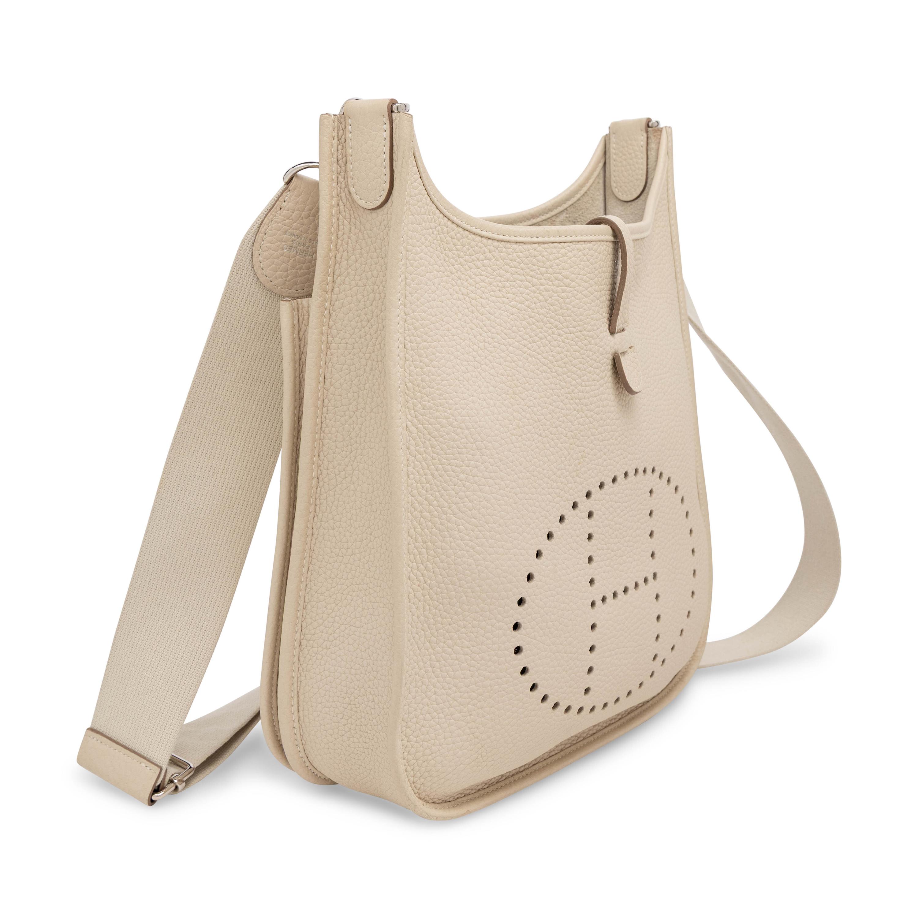 Hermès, Evelyne III 29 in Gris Pale Clemence