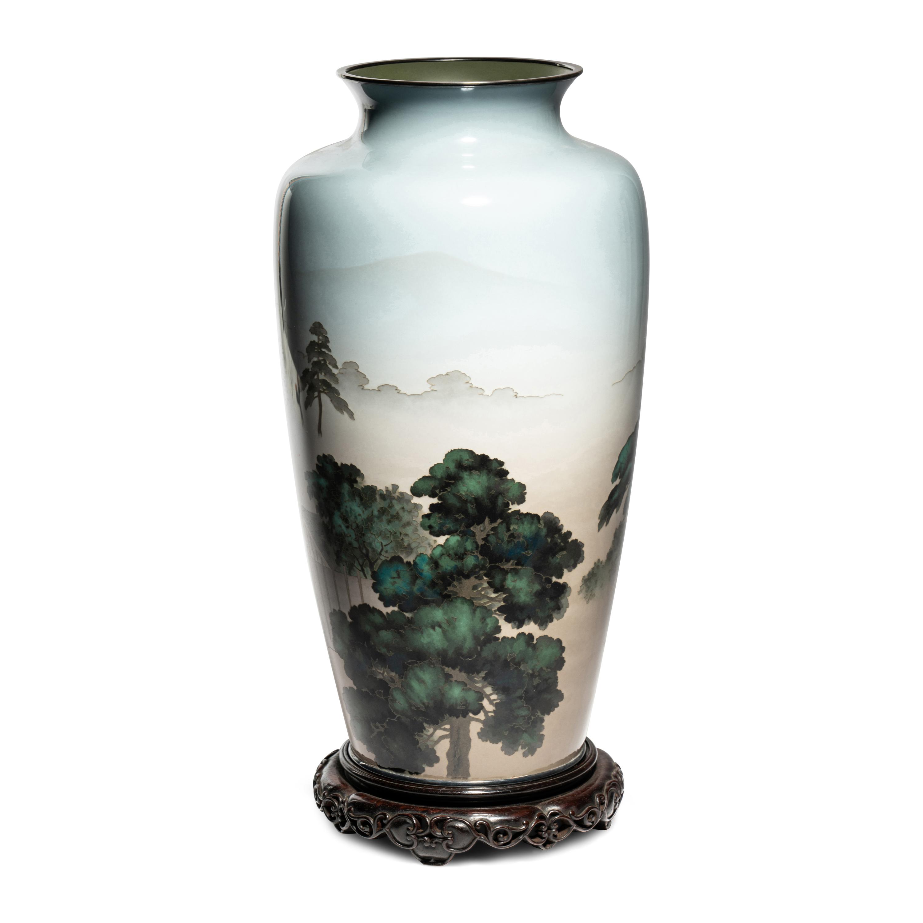 An Impressive Pair of Large Japanese Cloisonné Presentation Vases, Ando Jubei Studio, Late Meiji to Taisho Period — 日本明治-大正時期 安藤七寶店七寶燒花瓶一對
