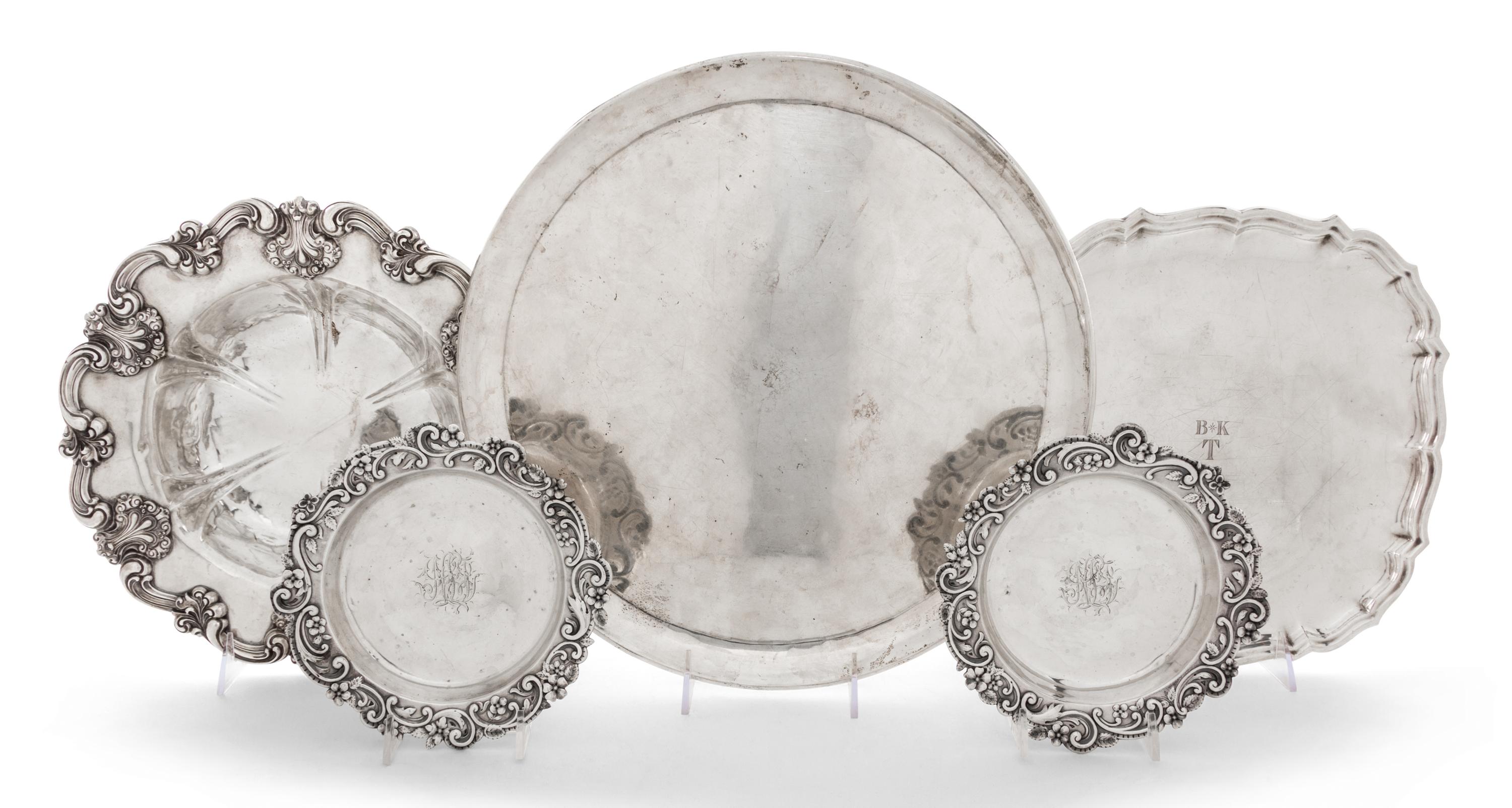 Four American Silver Articles, 20th Century, comprising a Frank Smith square tray with pie crust edge, a Graff, Washbourne and Dunn bow