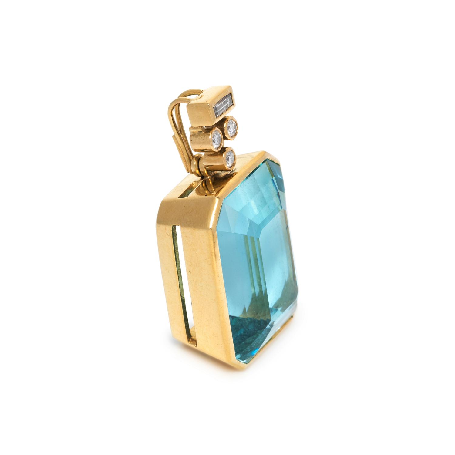 AQUAMARINE AND DIAMOND PENDANT