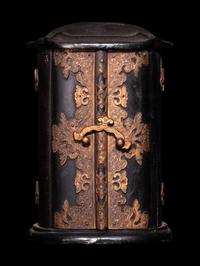 A Gilt Wood Figure of Buddha Shakyamuni and A Gilt Metal Mounted Black Lacquered Wood Traveling Shrine