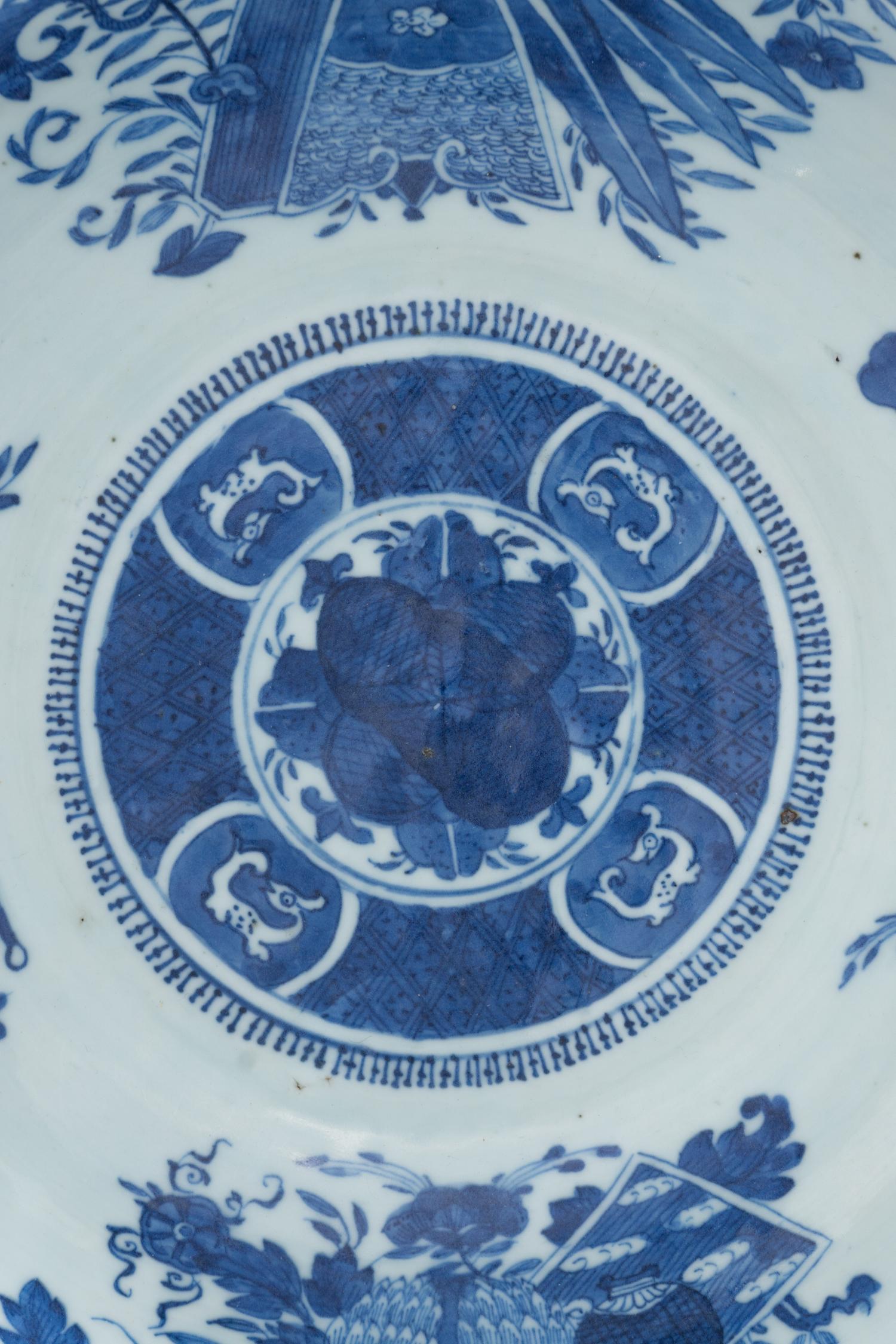 A Chinese Export Blue 'Fitzhugh' Porcelain Basin
