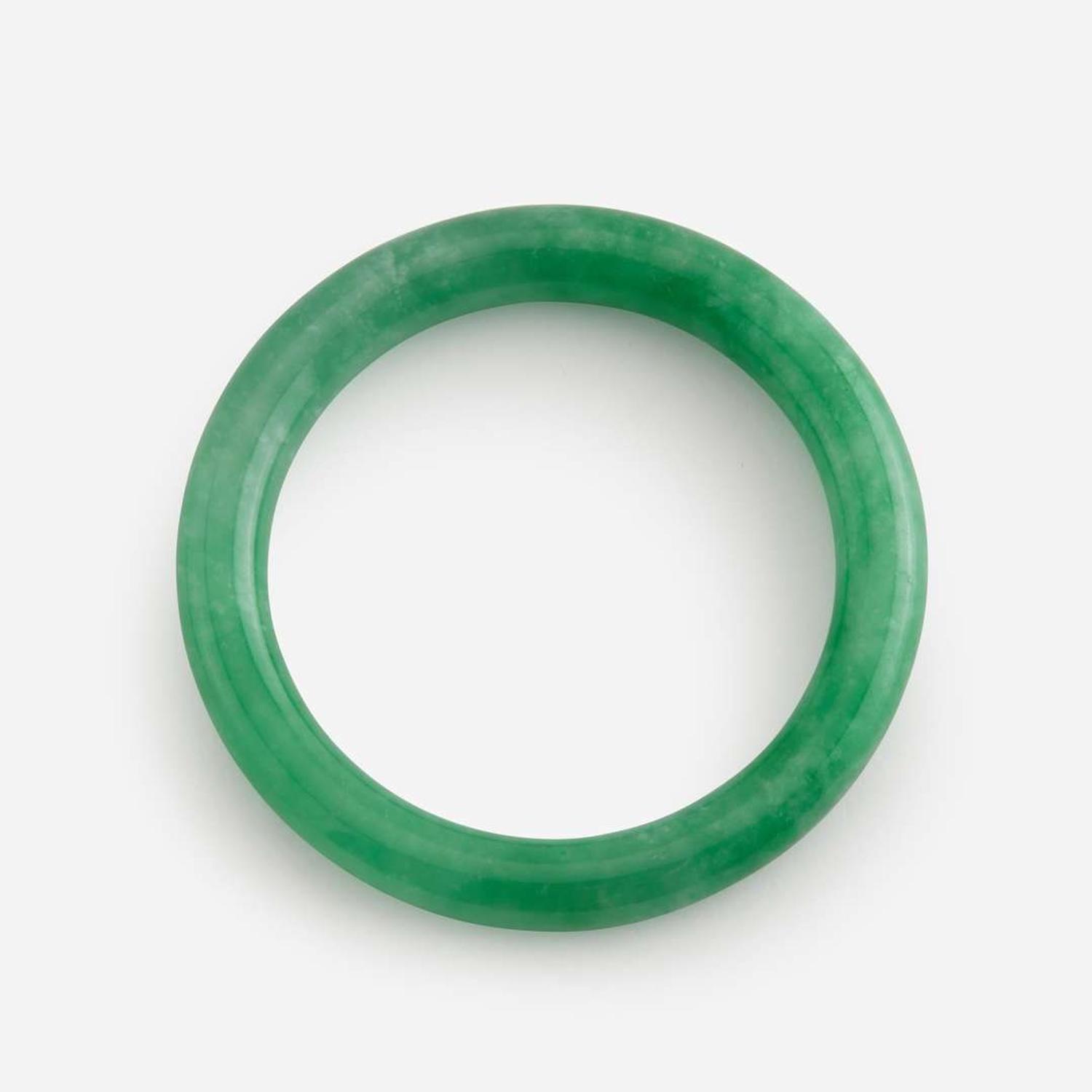 Two jadeite circular bangles 翡翠圆条镯一组两件