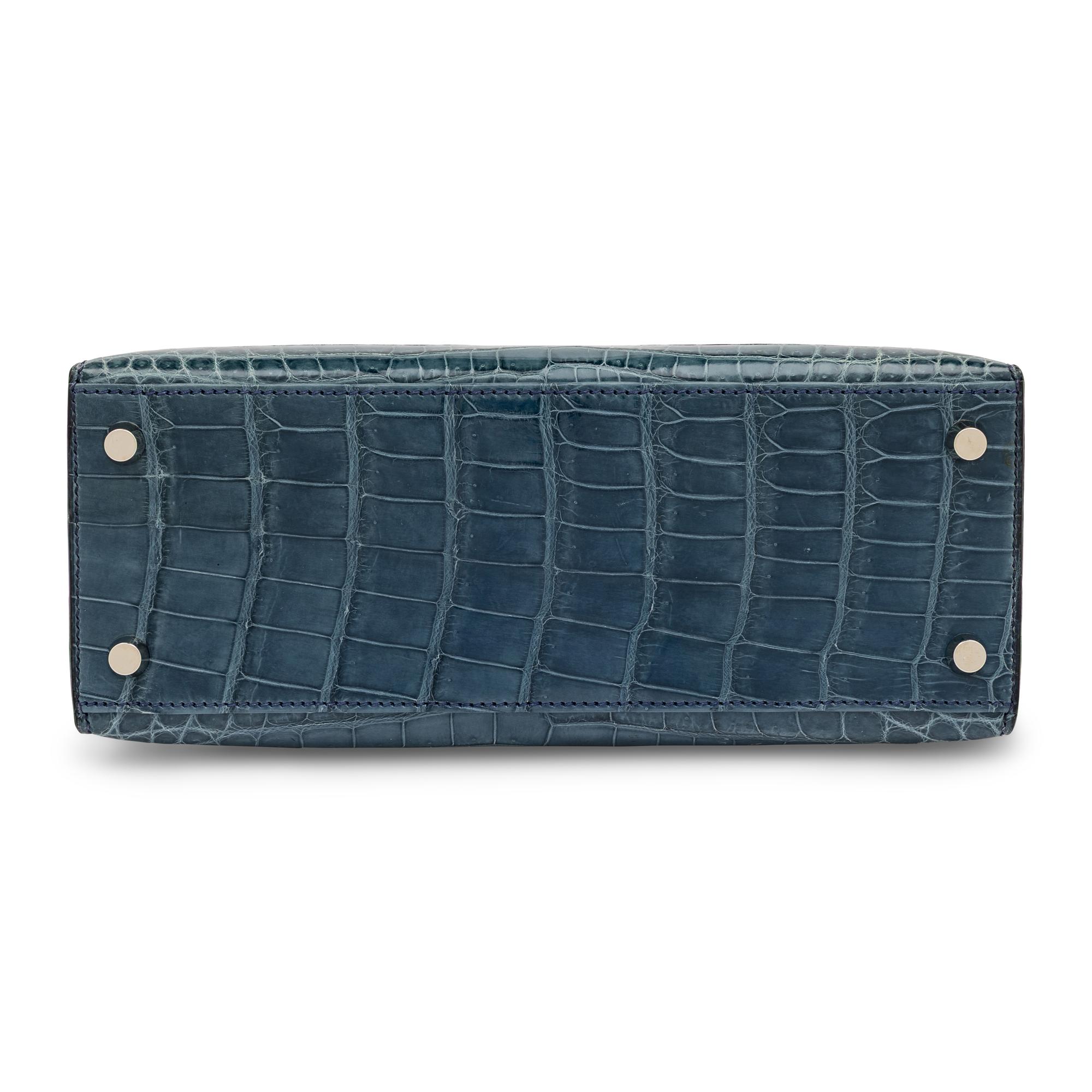Hermès, Kelly 25 in Bleu Colvert Crocodile with Strap