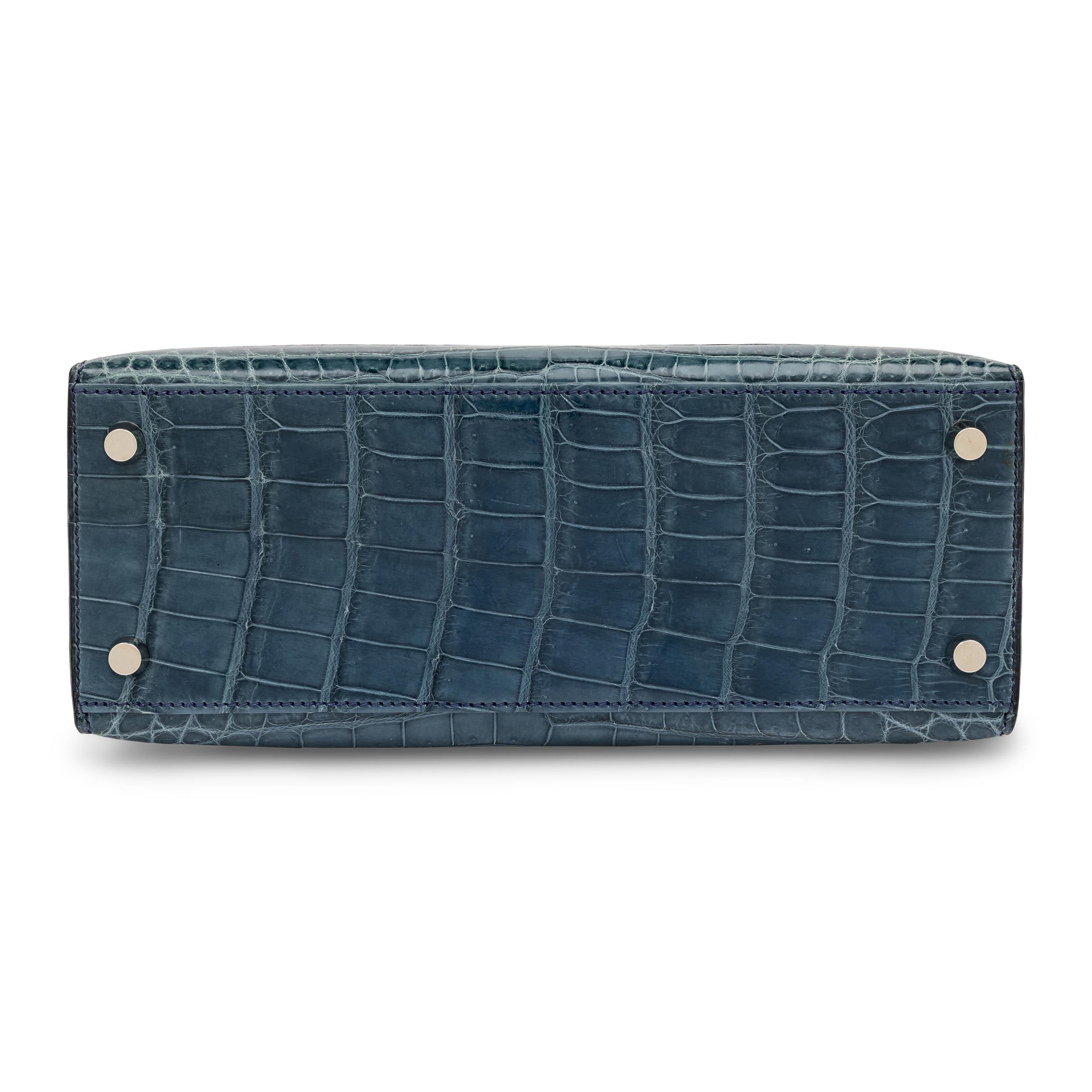 Hermès, Kelly 25 in Bleu Colvert Crocodile with Strap