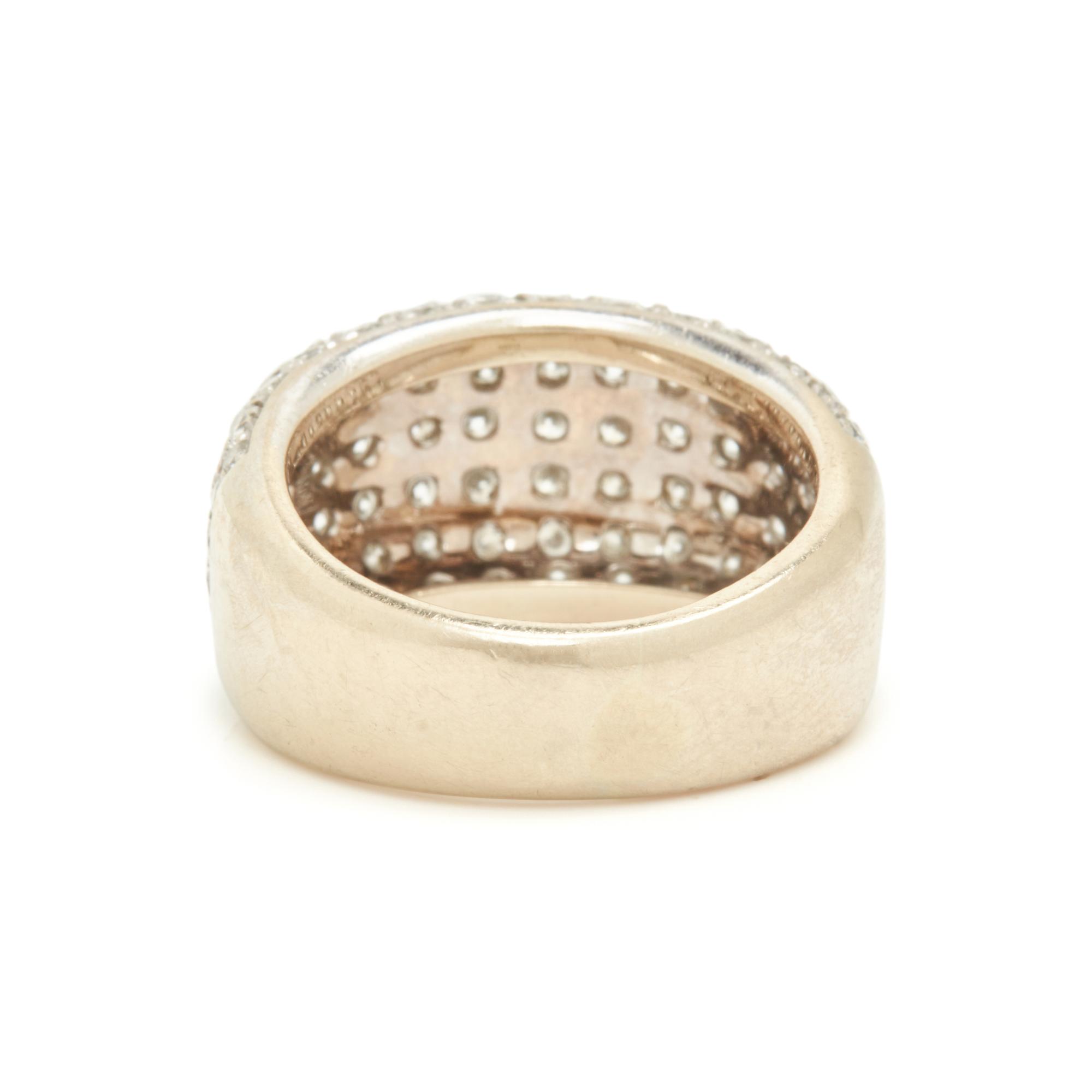 WHITE GOLD AND DIAMOND RING