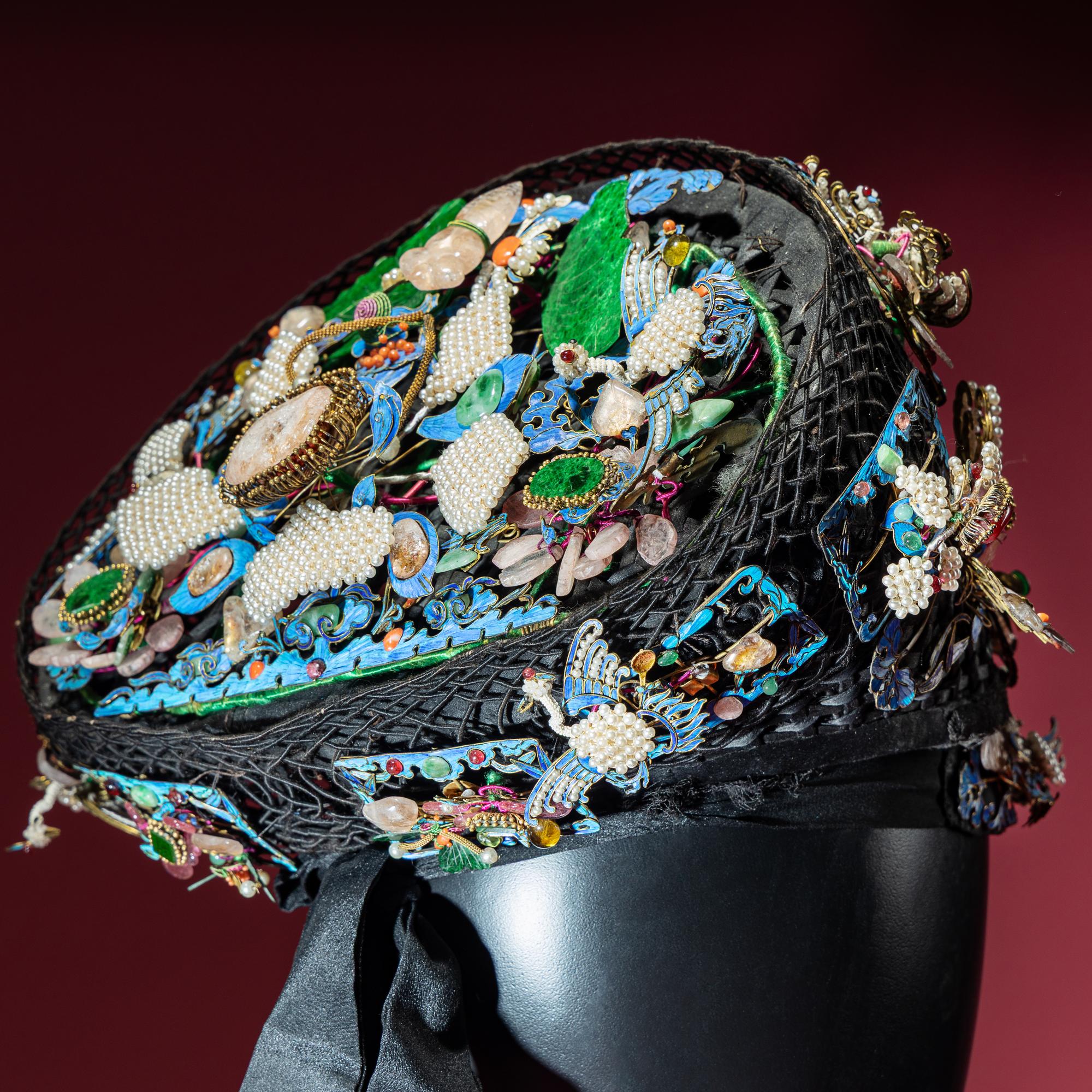 A Chinese Pearl, Jadeite, and Hardstone Ornamented Court Headdress, Dianzi, with Headband, Box, and Four Hairpins, 19th Century 清晚期 珠翠鈿子及遮眉勒一套