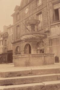 A pair of photographs depicting fountains ( Nantes - fontaine et Mairie, 1907; Provins ([vielle] fontaine [gothique]) , 1923)