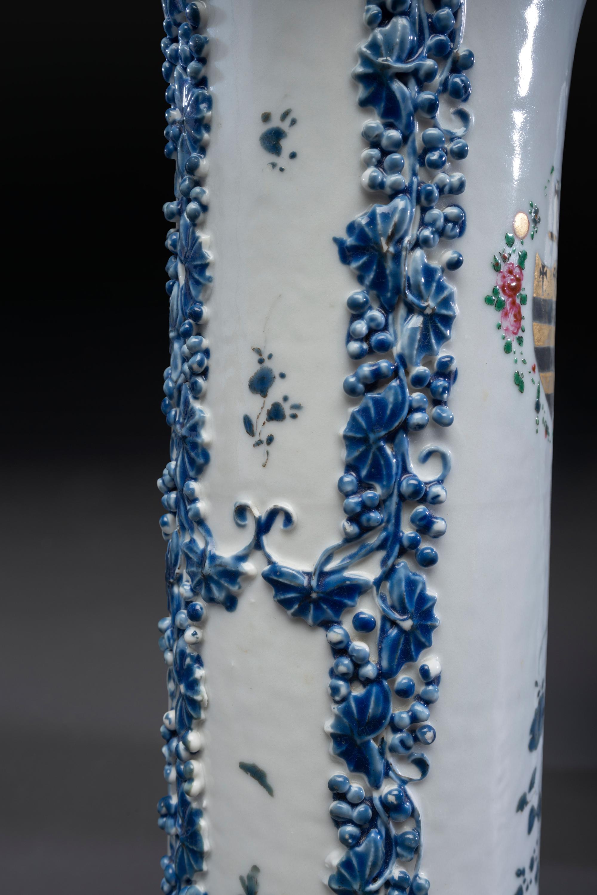 A Chinese Export Parcel Gilt Blue and White Porcelain Garniture