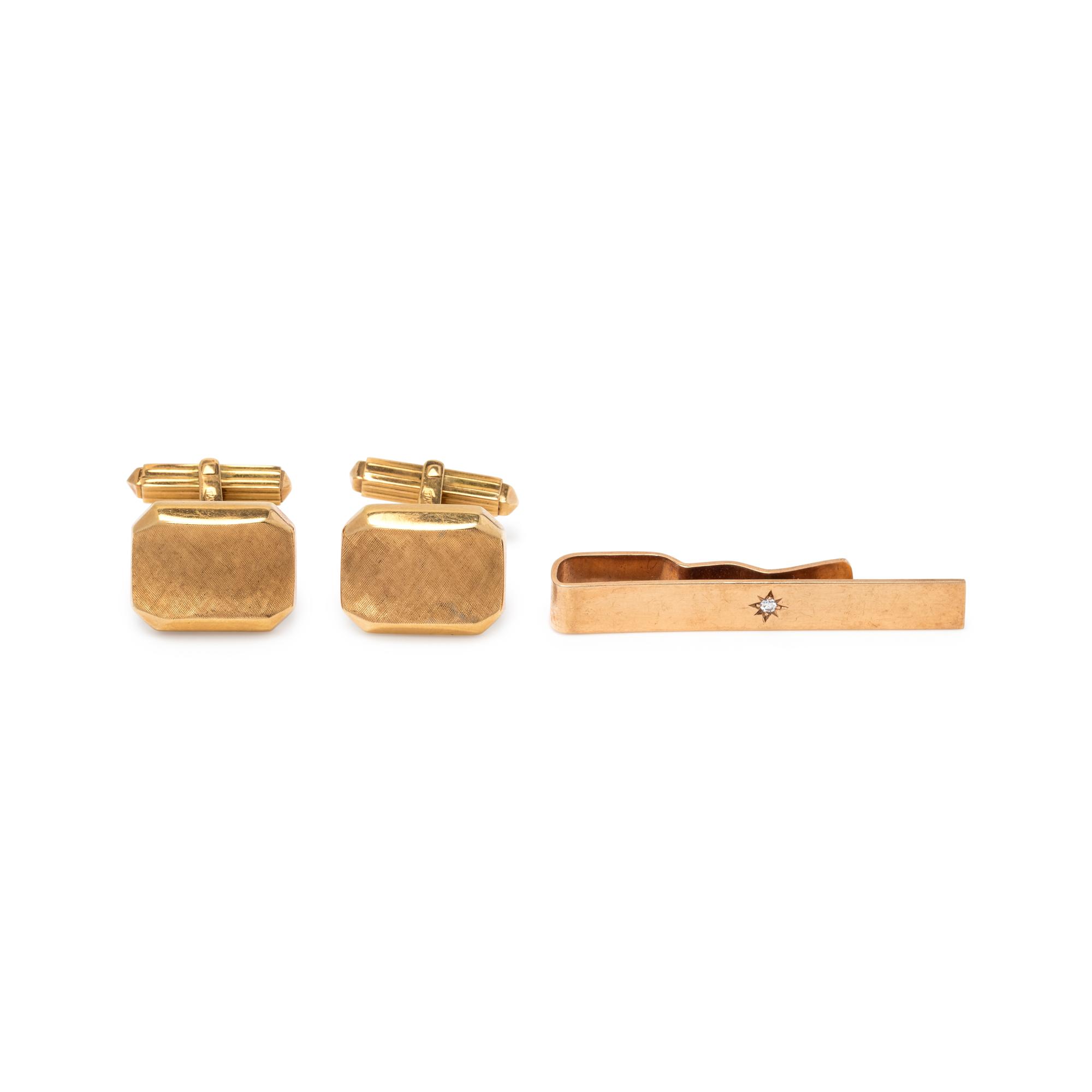 COLLECTION OF YELLOW GOLD ACCESSORIES