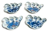 A Set of Four Japanese Dove Plates Width 7 1/2 inches. — 20TH CENTURY