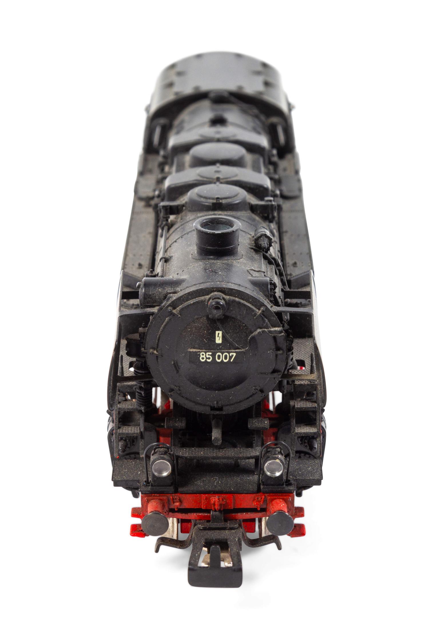 A Marklin Painted Metal HO-Gauge DB 4 -6-2 Locomotive and Tender