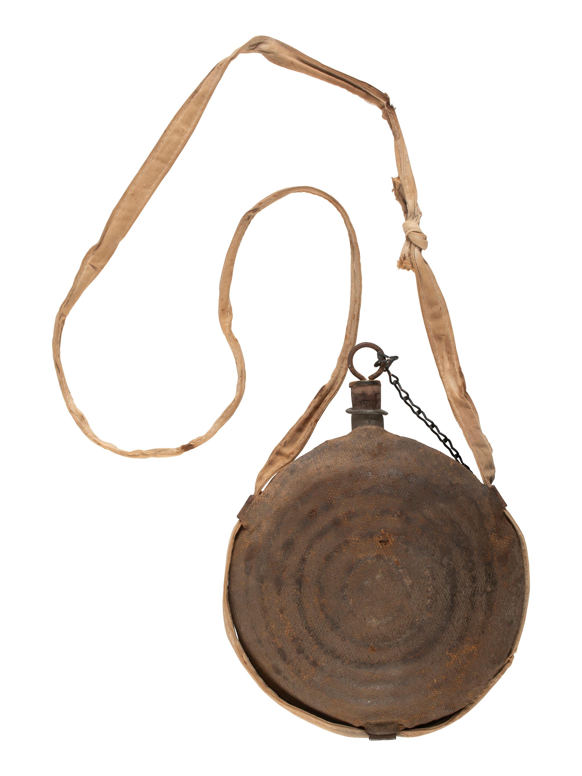 [CIVIL WAR]. Model 1858 Federal bullseye canteen.
