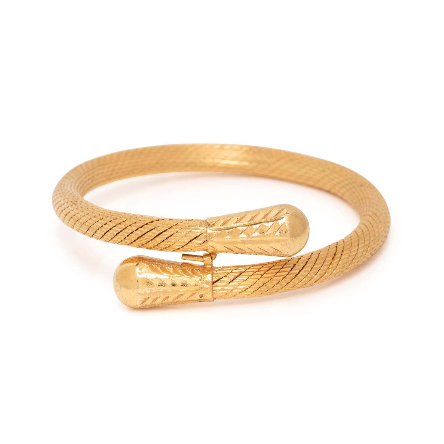 HIGH KARAT YELLOW GOLD BANGLE BRACELET