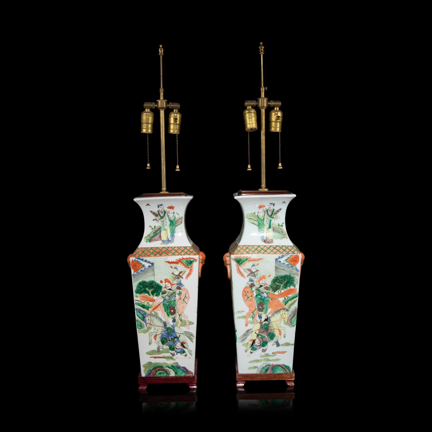 A Pair of Chinese Famille Verte Porcelain Vases, 19th Century 清晚期 五彩人物故事圖方瓶一對