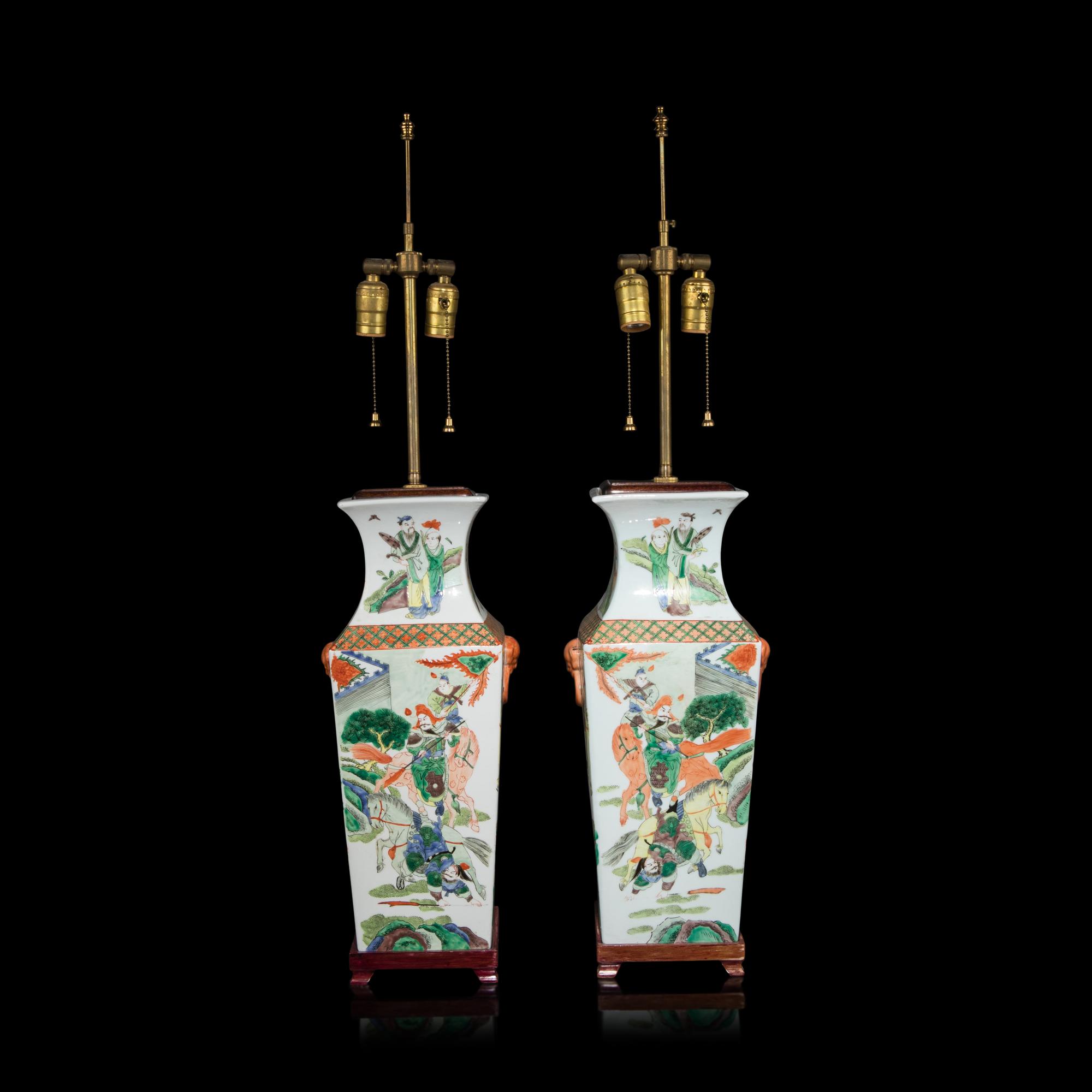 A Pair of Chinese Famille Verte Porcelain Vases, 19th Century 清晚期 五彩人物故事圖方瓶一對