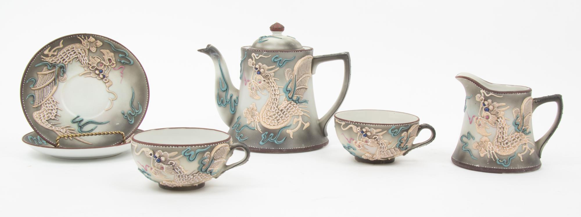 Ten Japanese Porcelain Articles Height of tallest 6 1/2 inches. — 20TH CENTURY