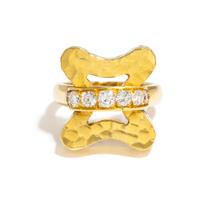 YELLOW GOLD AND DIAMOND RING