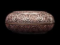 A Tixi Lacquer Circular Covered Box