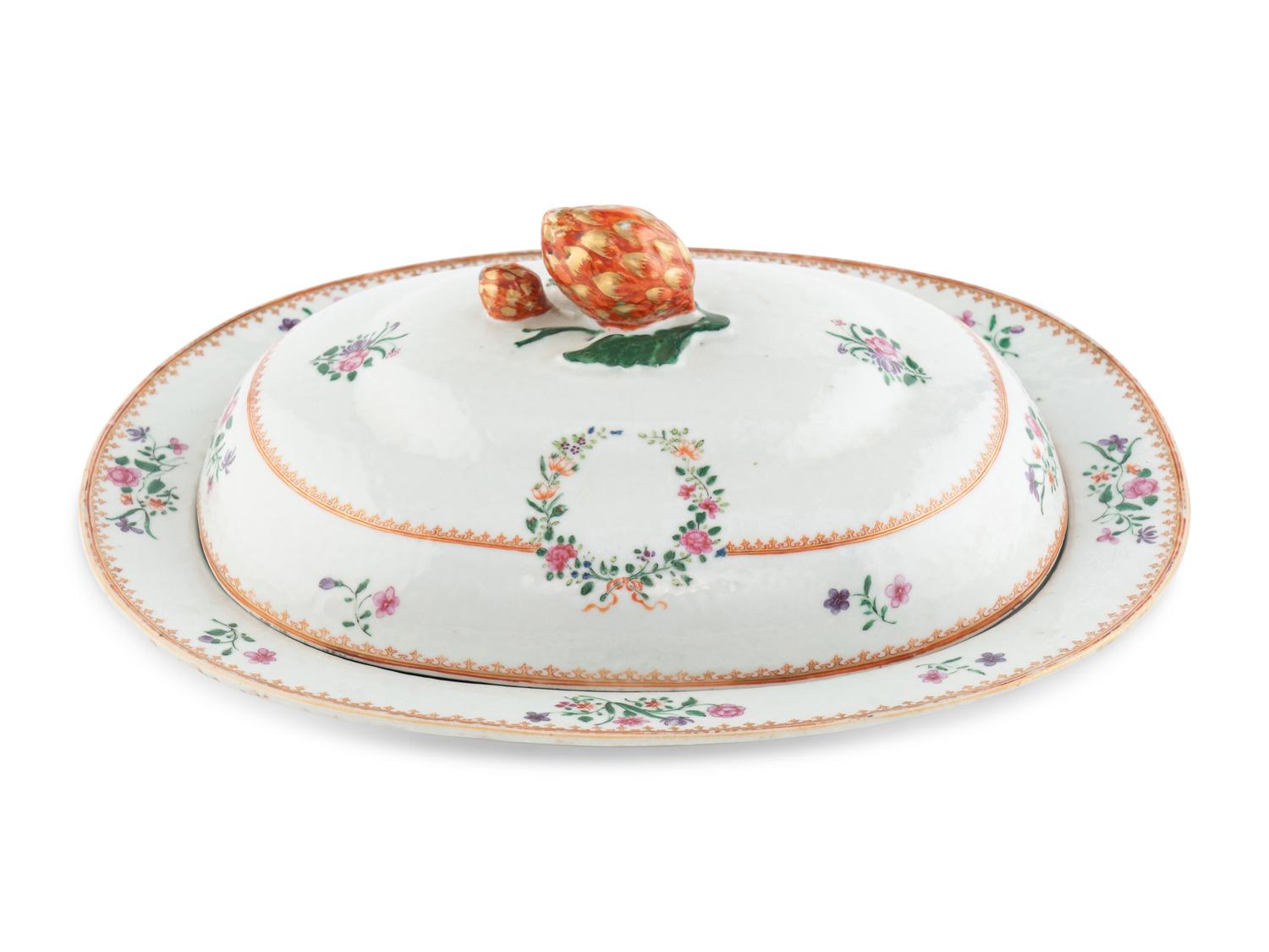 A Chinese Export Porcelain Serving Dish and Cover