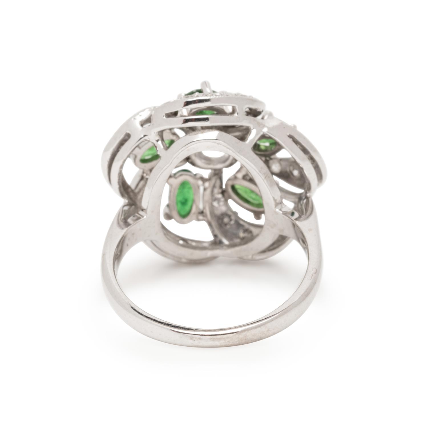 DIAMOND AND TSAVORITE GARNET RING