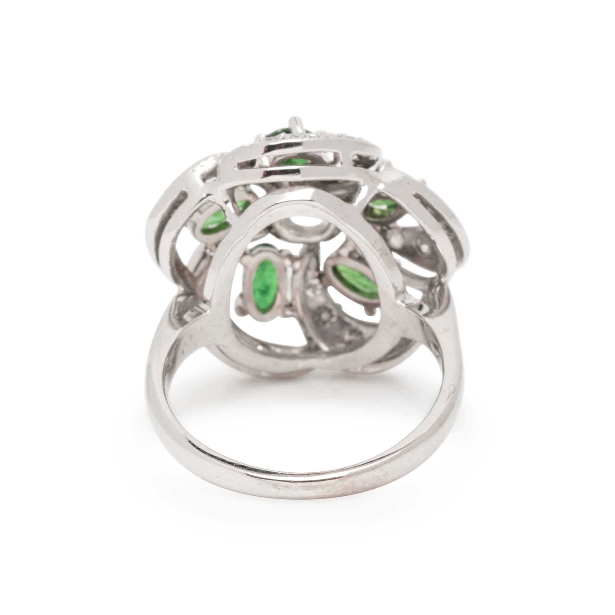 DIAMOND AND TSAVORITE GARNET RING