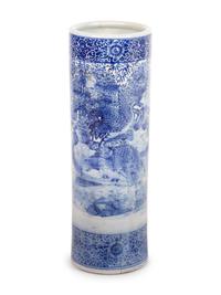 A Chinese Export Porcelain Umbrella Stand