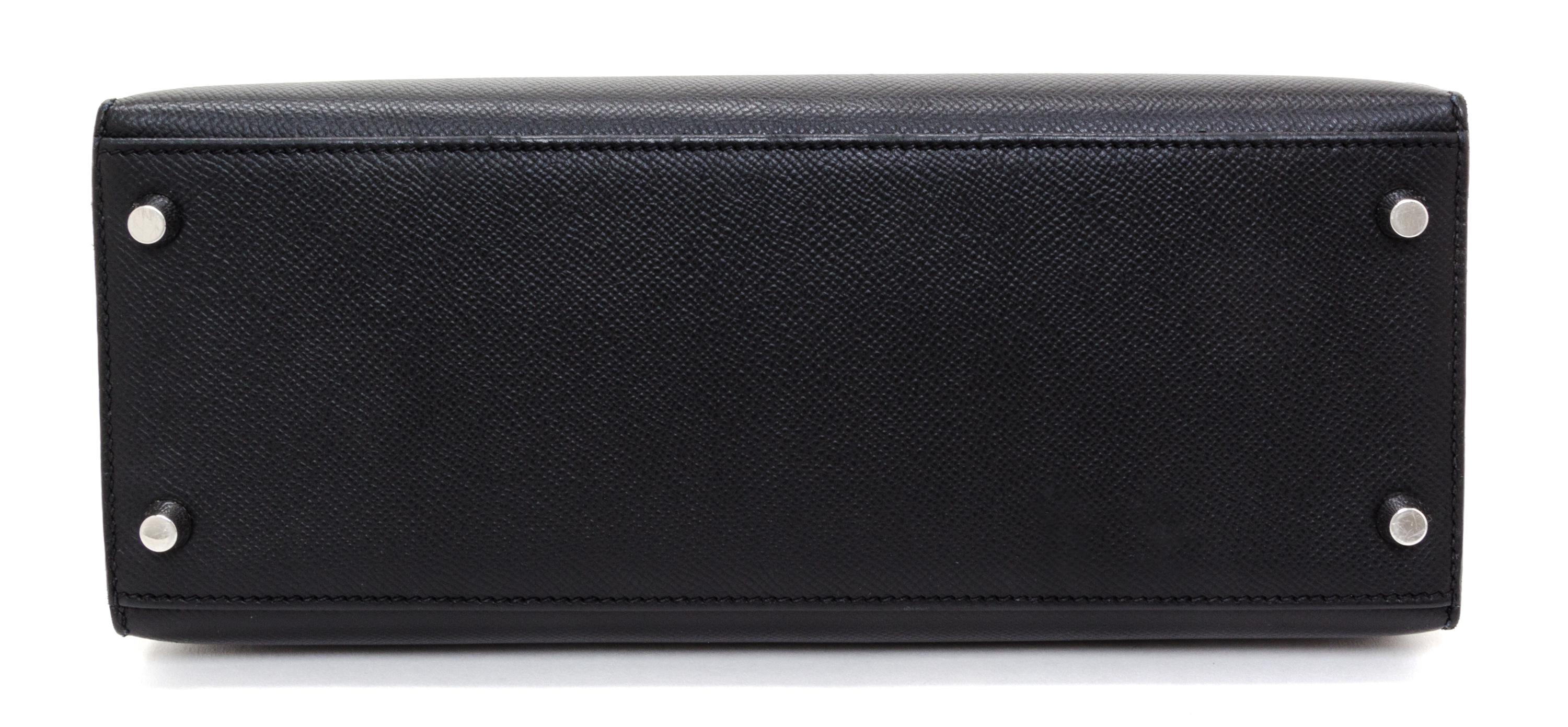 An Hermes Noir Epsom Sellier 28cm Kelly Handbag, 11" x 8.5" x 4".