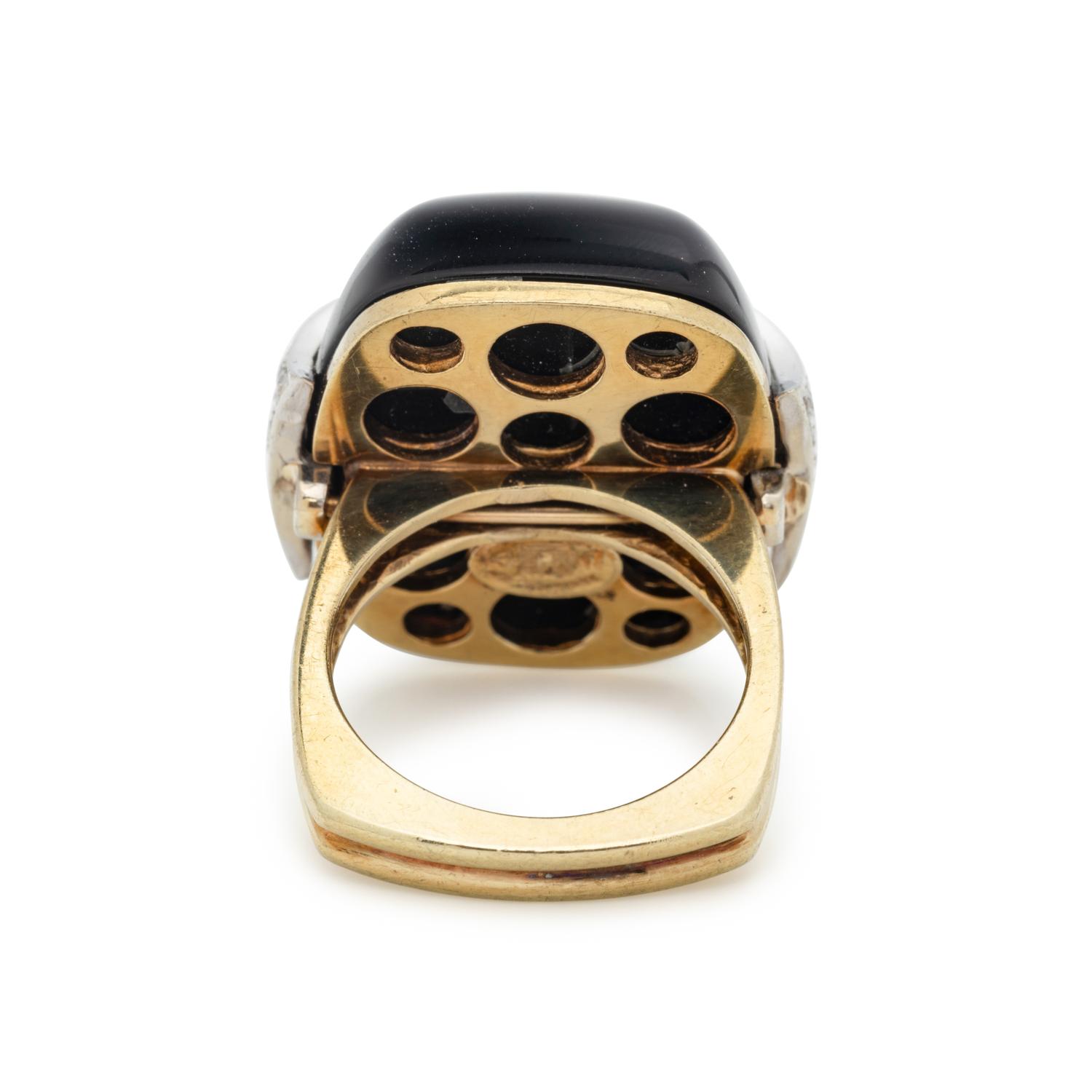 LA TRIOMPHE, BICOLOR GOLD, ONYX AND DIAMOND RING