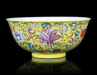 A Yellow-Ground Famille Rose Porcelain 'Floral' Bowl