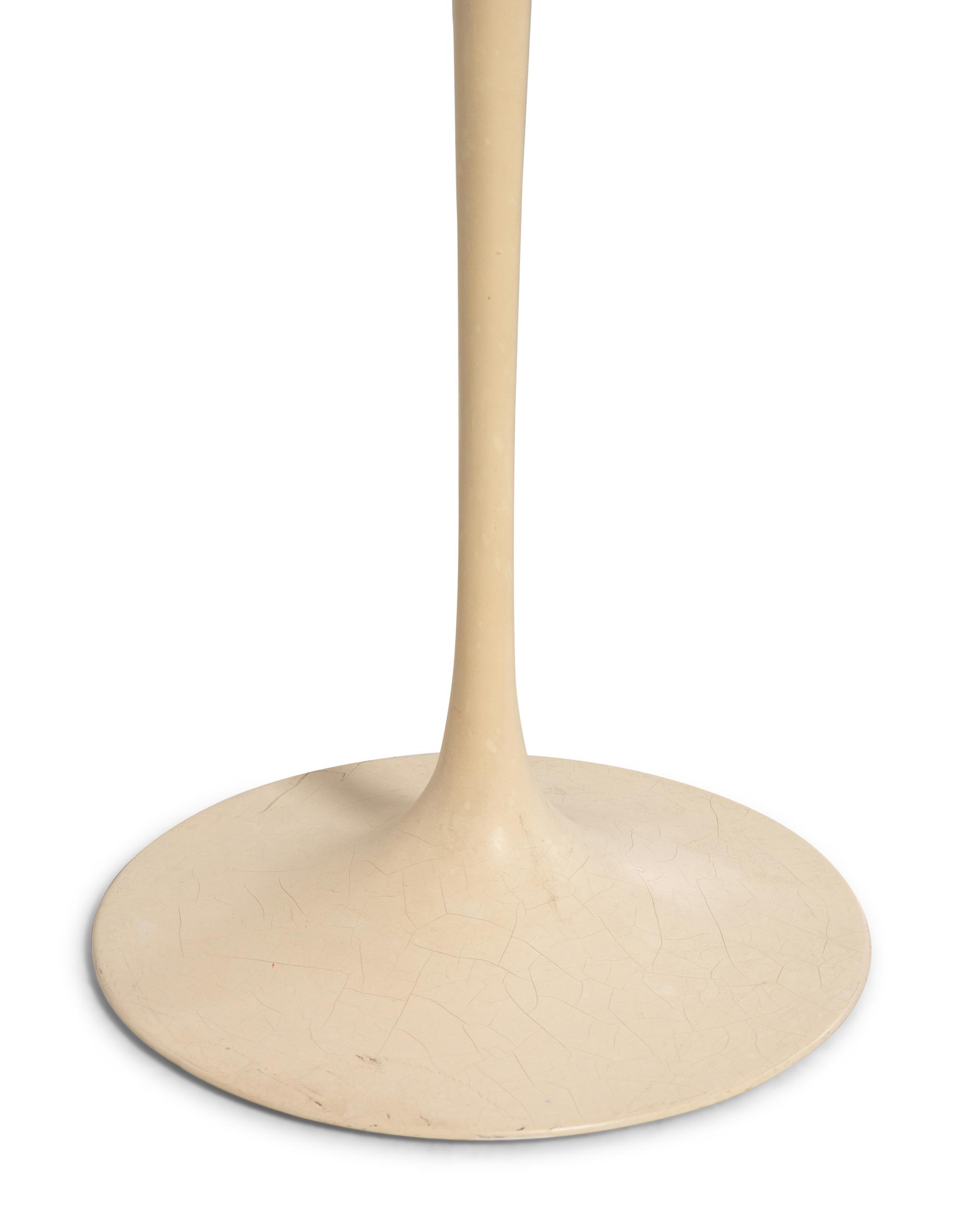 Tulip Side Table Knoll, USA