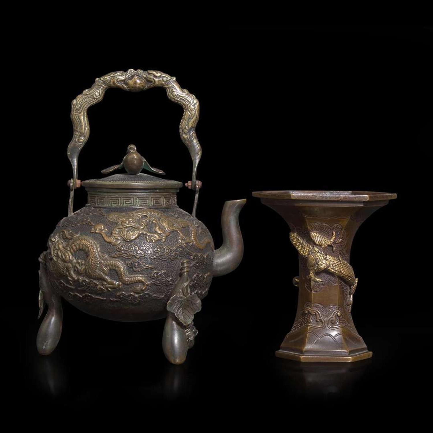 A small Japanese patinated bronze kettle and a hexagonal vase 日本铜壶及花觚 Meiji to Taisho period, 19th to 20th century ????? ???????