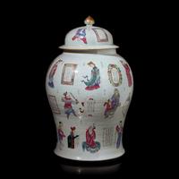 A Large Chinese Famille Rose-Decorated ‘Wushuangpu’ Jar and Cover, Mid 19th Century — 清晚期 粉彩無雙譜大將軍罐