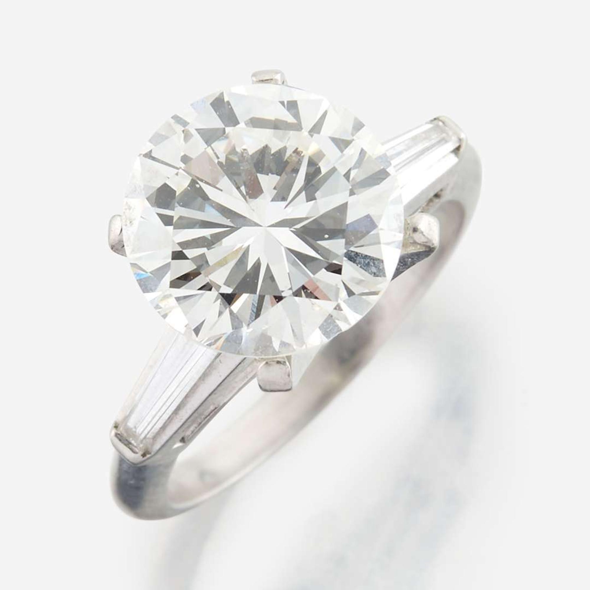 A diamond solitaire