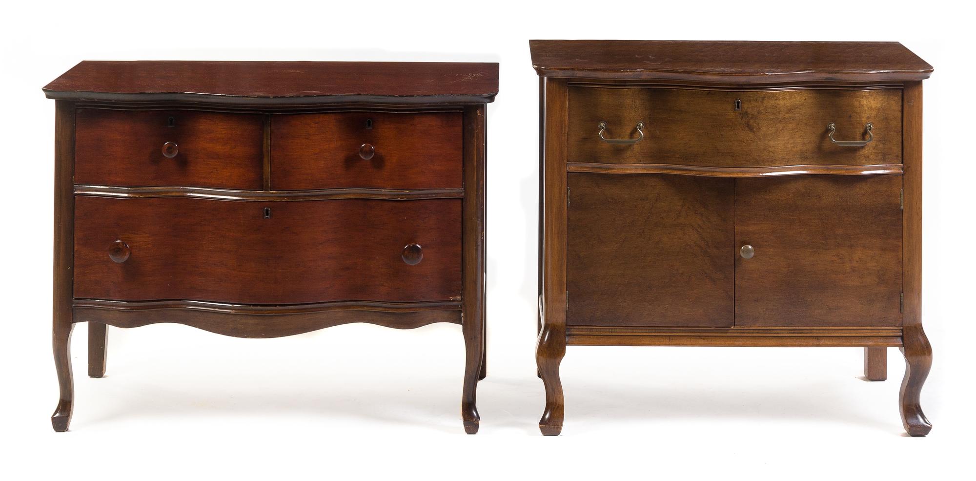 An Associated Pair of Victorian Mahogany Cabinets Height of first 26 1/4 x width 33 x depth 21 1/2 inches. — 19TH/20TH CENTURY