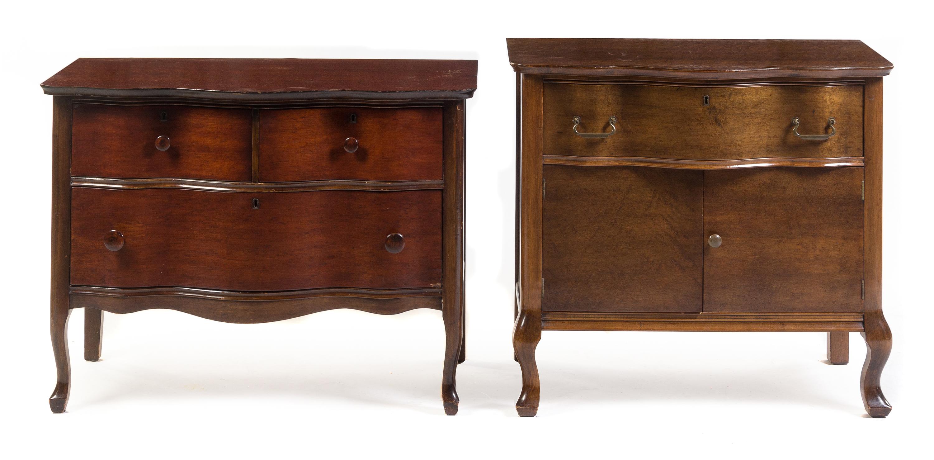 An Associated Pair of Victorian Mahogany Cabinets Height of first 26 1/4 x width 33 x depth 21 1/2 inches. — 19TH/20TH CENTURY