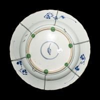 A Chinese Export Blue and White 'Peony' Porcelain Charger, Kangxi Period 清康熙 外銷青花纏枝牡丹紋大盤