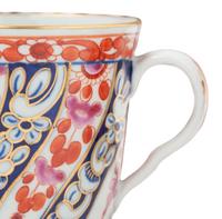 A Group of Eight Worcester Porcelain Articles