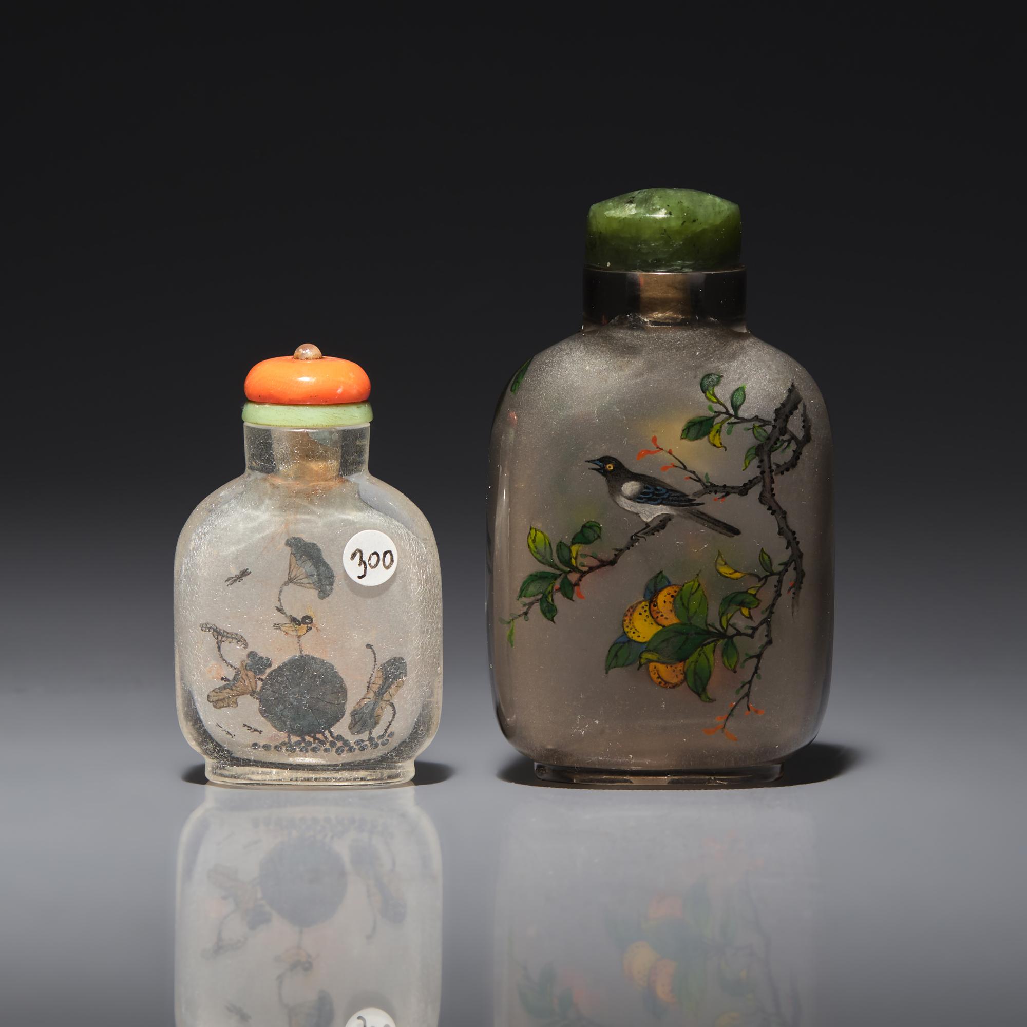 Two Chinese Interior-Decorated Glass Snuff Bottles, Circa 1898-1940 1898-194年 玻璃内畫鼻烟壺兩支