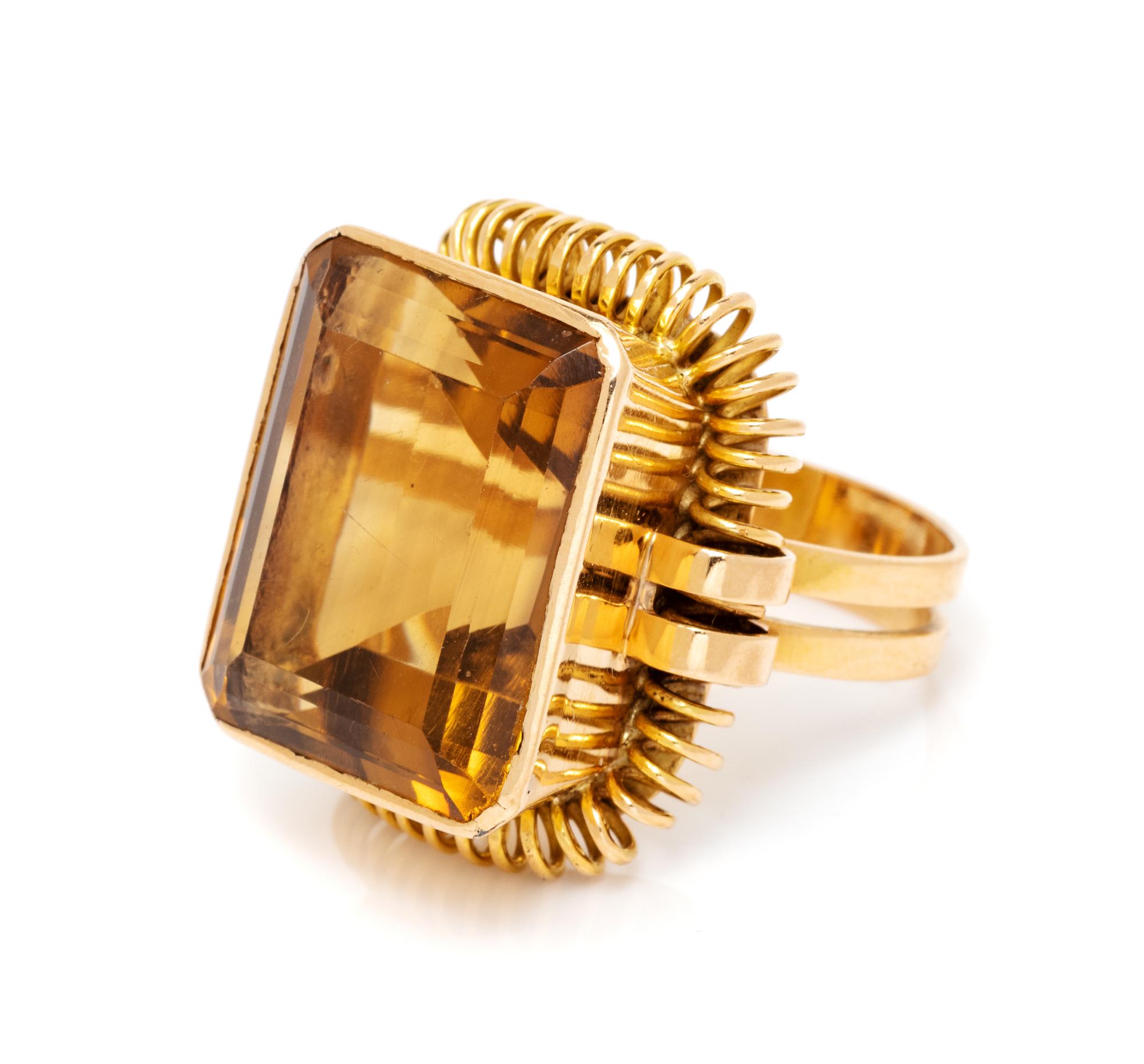 An 18 Karat Yellow Gold and Citrine Ring,