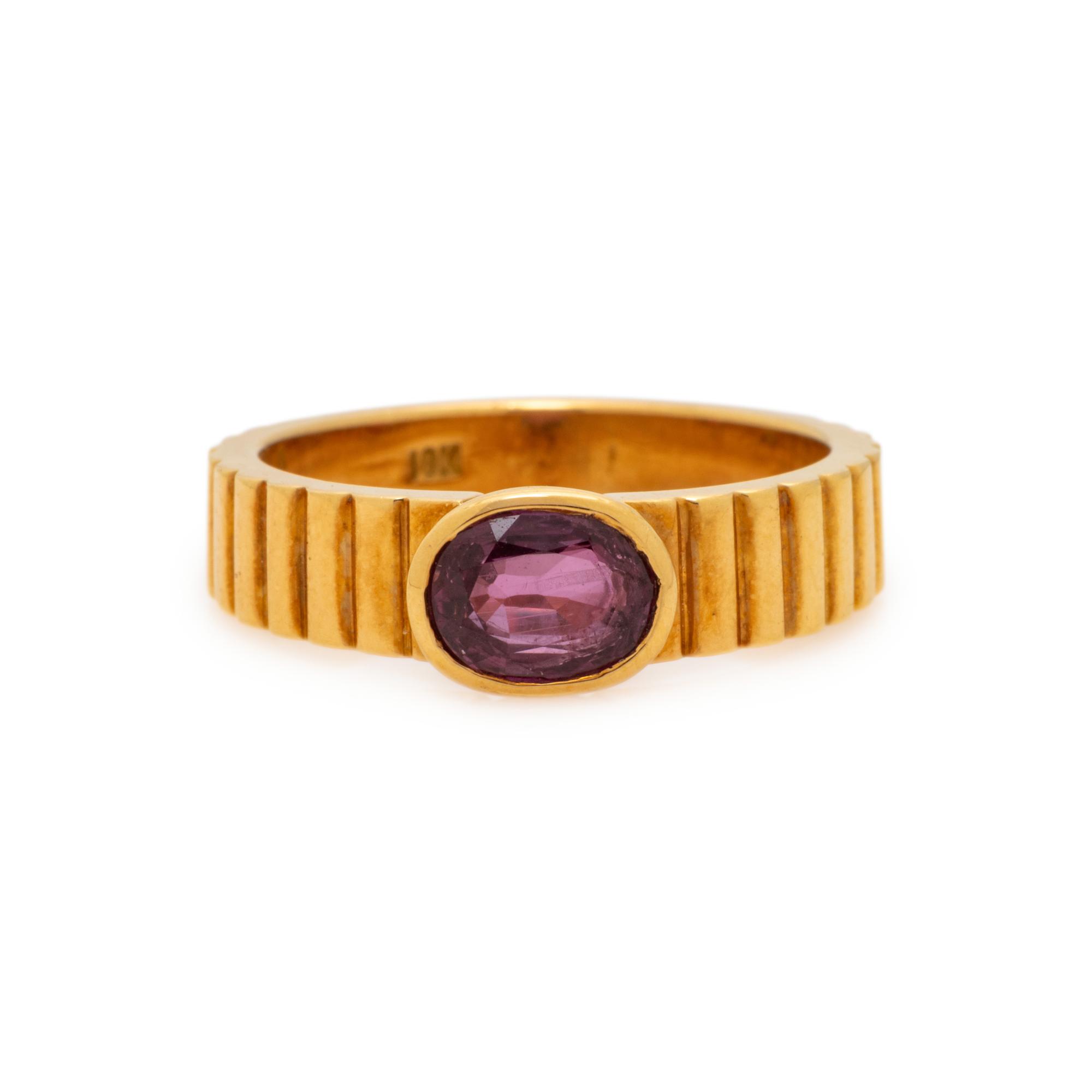YELLOW GOLD AND RUBY RING