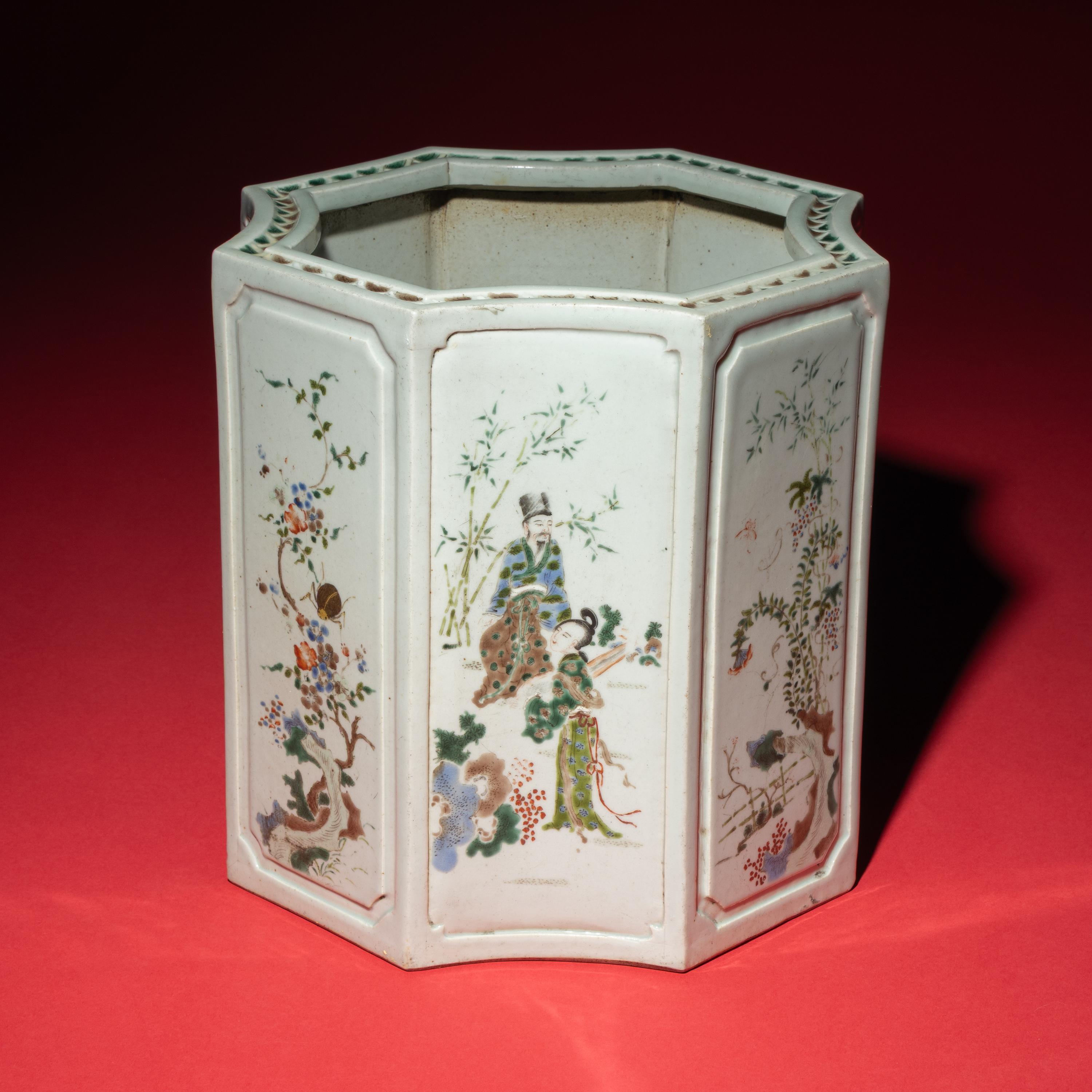 A Large Famille Rose 'Figures' Octagonal Porcelain Brushpot, 19th Century — 清晚期 粉彩八仙圖八方大筆筒