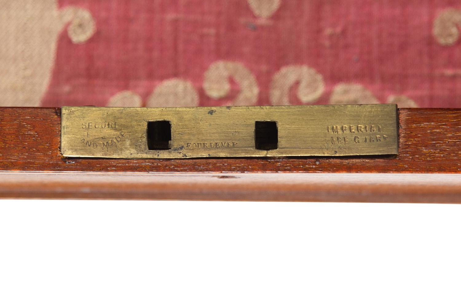 An Edwardian Satinwood-Banded Mahogany Vitrine Table