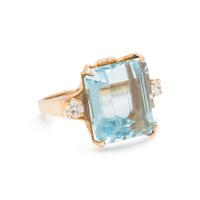 AQUAMARINE AND DIAMOND RING