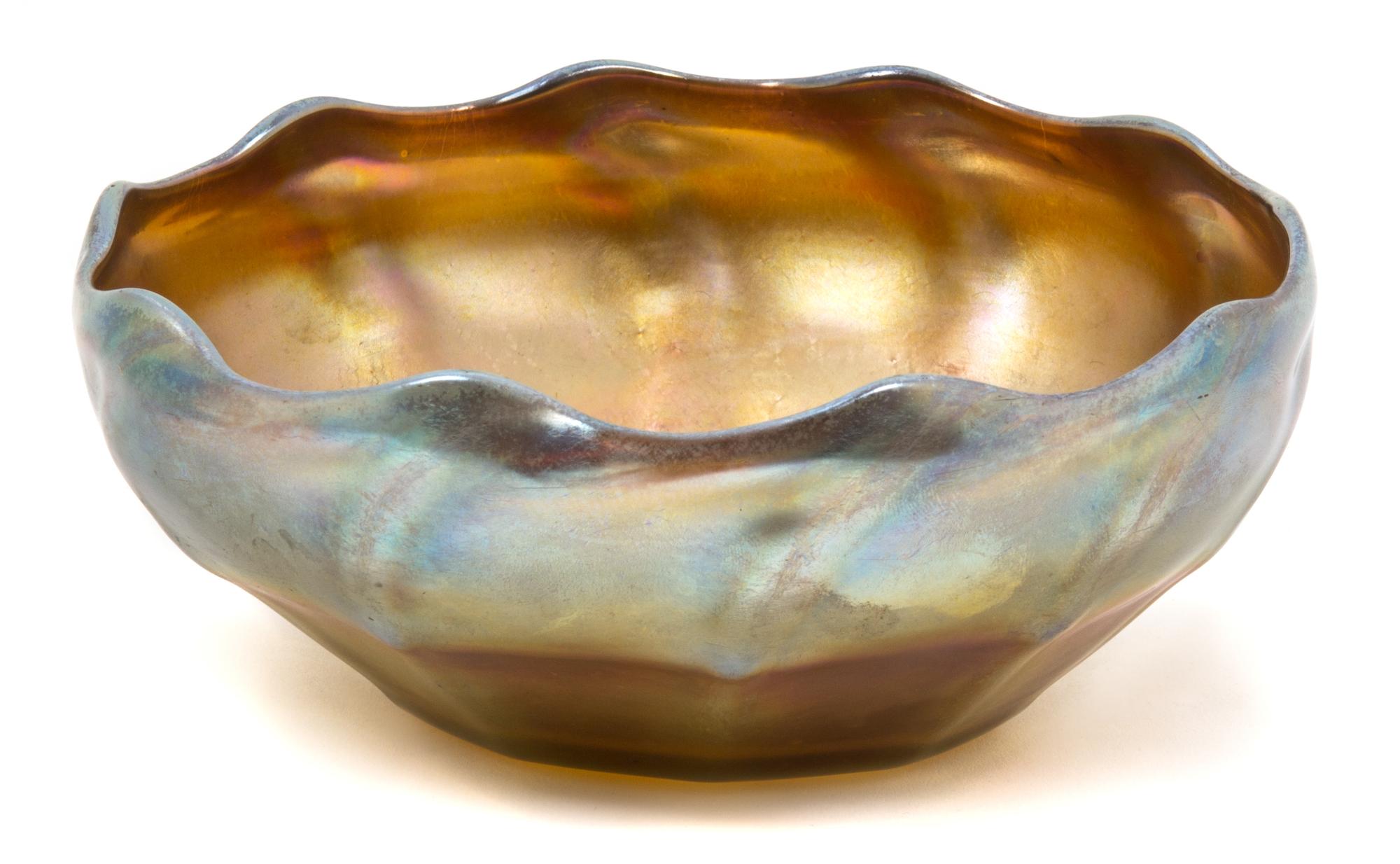 A Tiffany Studios Favrile Glass Bowl Diameter 6 inches. — 20TH CENTURY